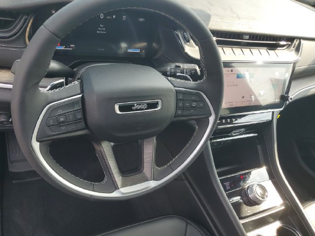 New 2026 Jeep Grand Cherokee Limited w/ Limited Altitude Package AWD/4WD image 20