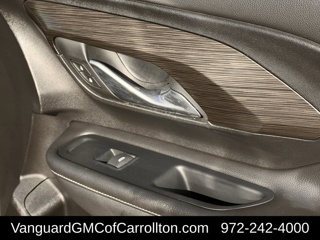 Used 2023 GMC Terrain SLT image 30