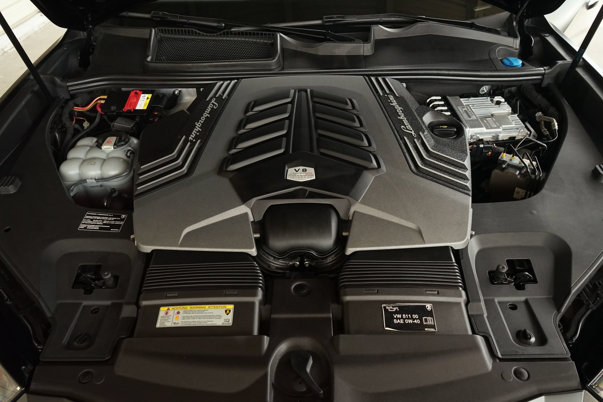 Used 2022 Lamborghini Urus AWD/4WD image 33