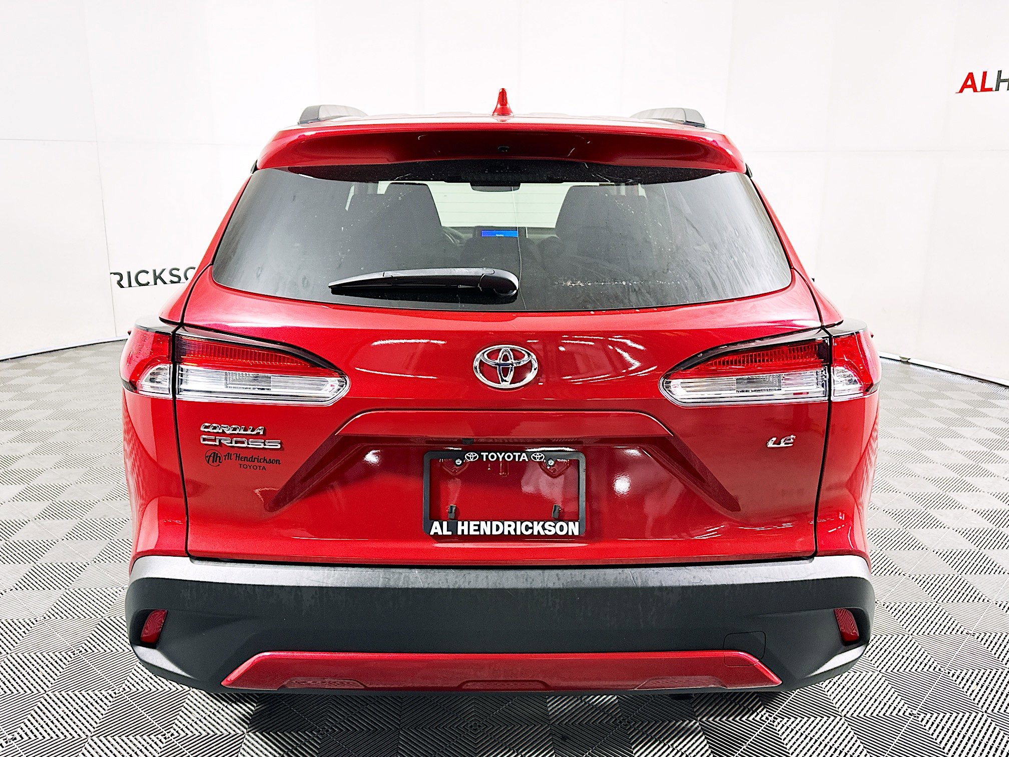 Used 2024 Toyota Corolla Cross LE w/ Moonroof Package image 4