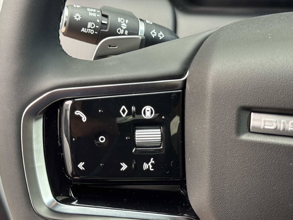 New 2026 Land Rover Discovery Sport Landmark AWD/4WD image 31
