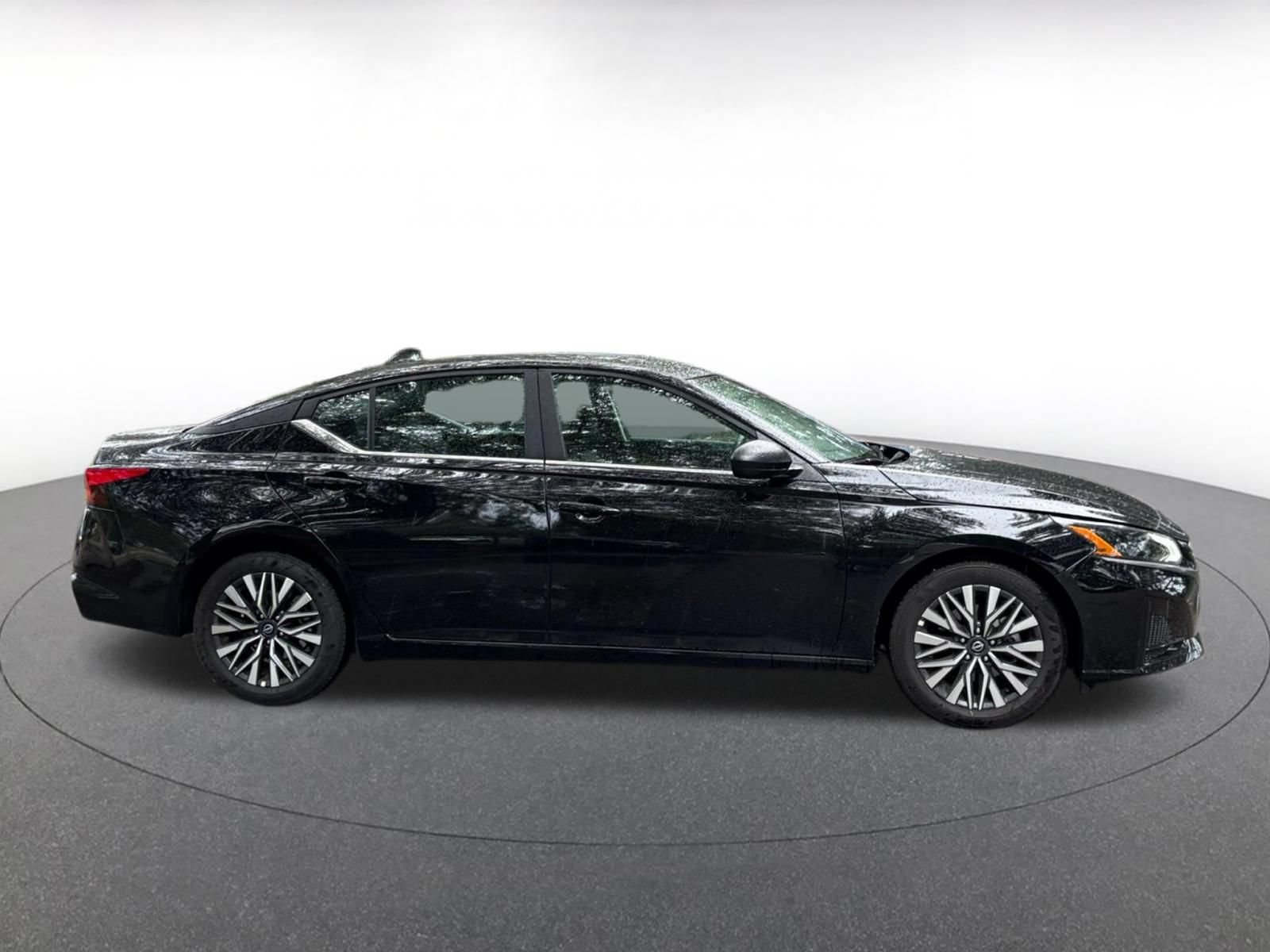 Used 2026 Nissan Altima 2.5 SV FWD image 14
