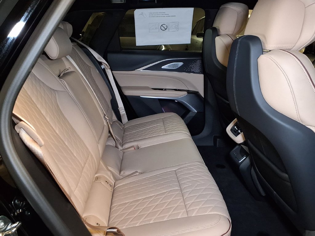 New 2026 Cadillac Lyriq Signature Sport RWD image 7