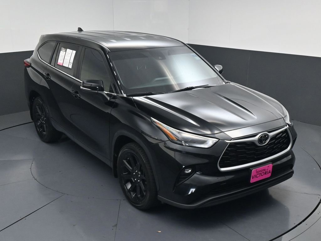 Used 2023 Toyota Highlander LE FWD image 16
