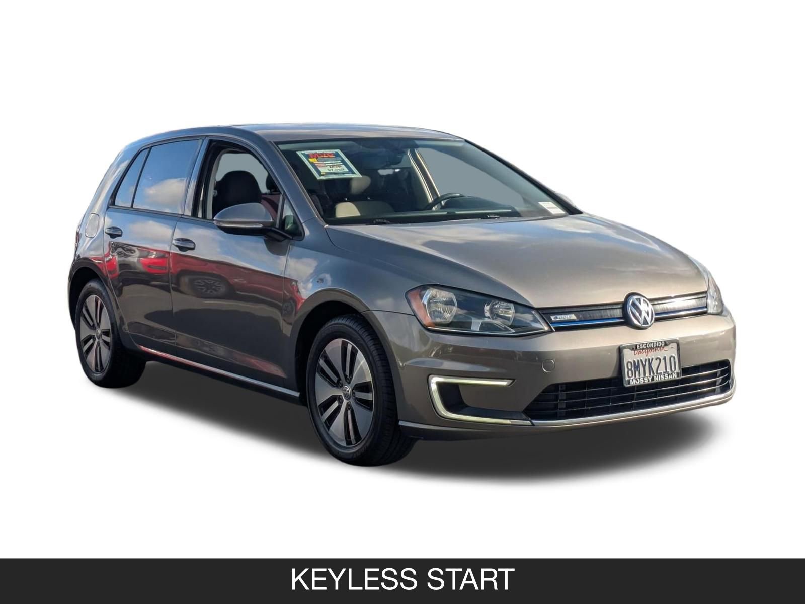 Used 2016 Volkswagen e-Golf SE FWD image 2