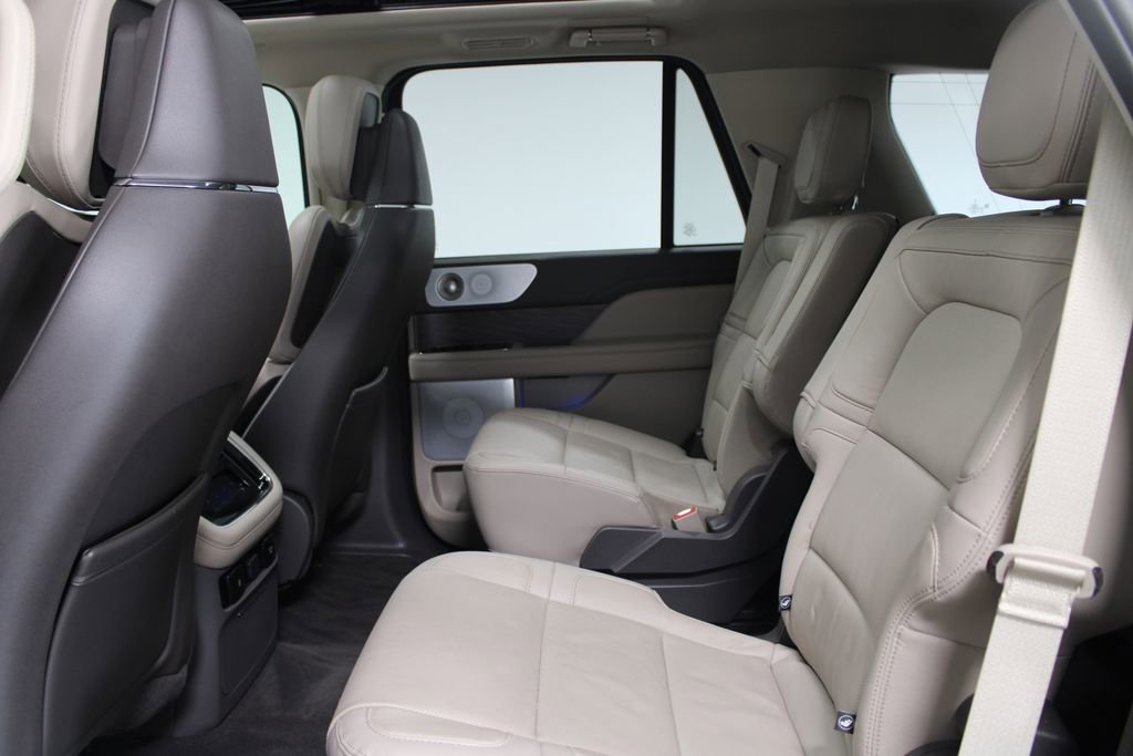 Used 2023 Lincoln Navigator Reserve image 23