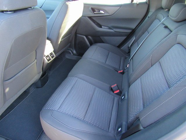 Used 2025 Chevrolet Equinox LT w/ Safety and Technology Package image 9