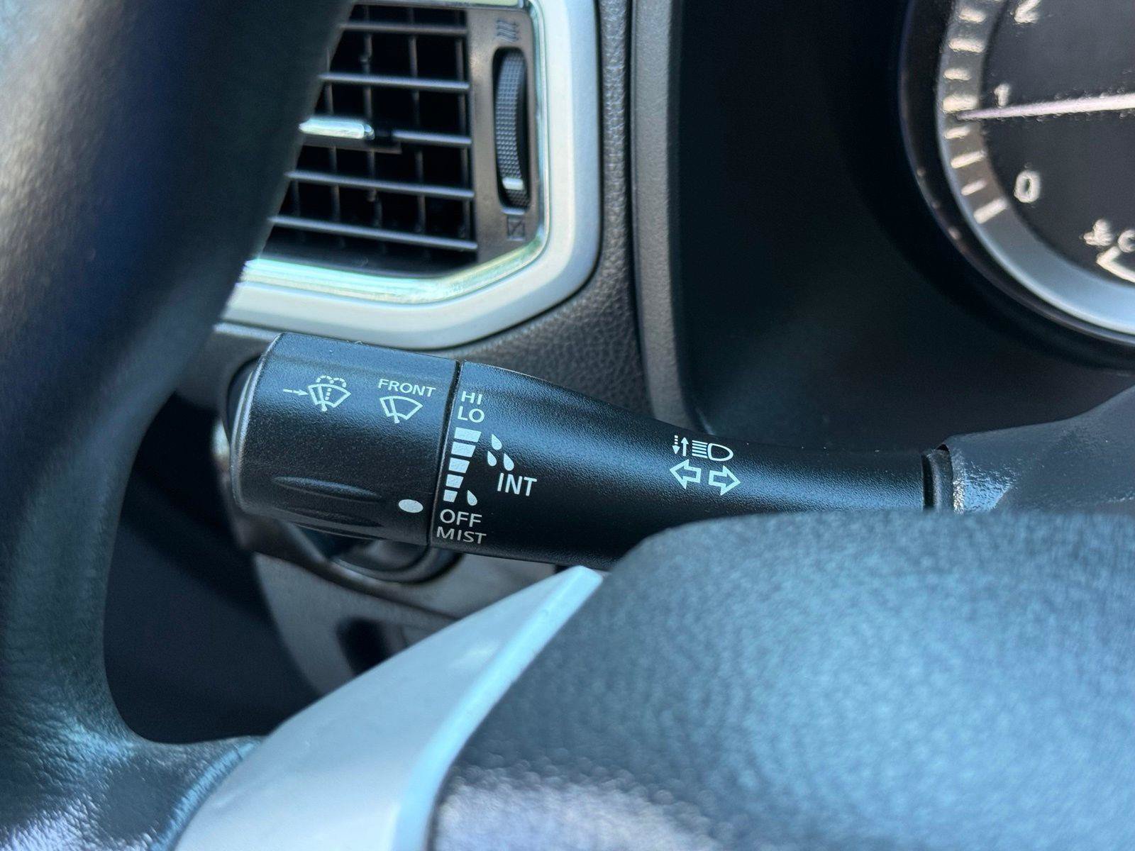 Used 2017 Nissan Titan SV RWD image 24