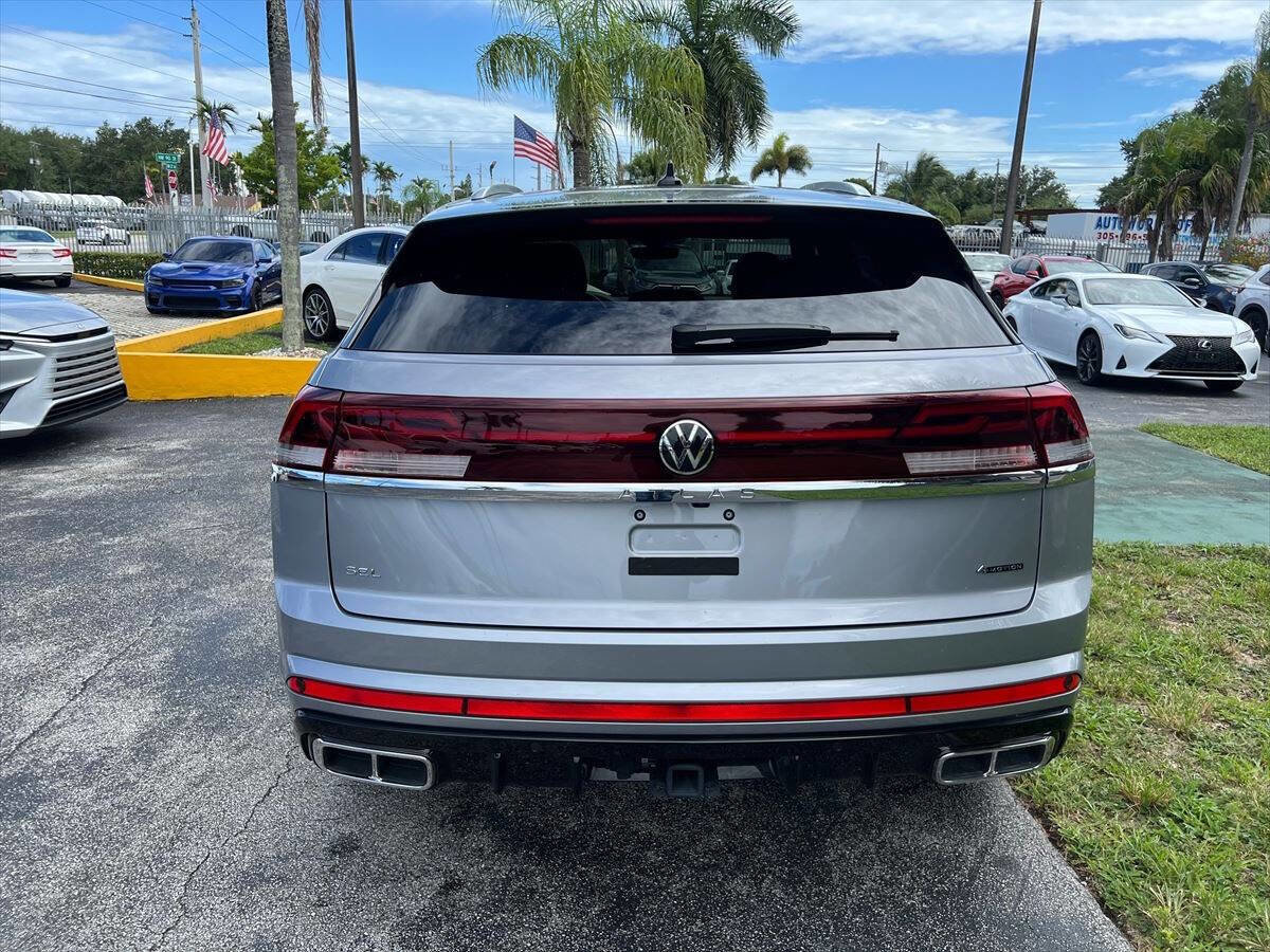 Used 2024 Volkswagen Atlas Cross Sport SEL R-Line image 6