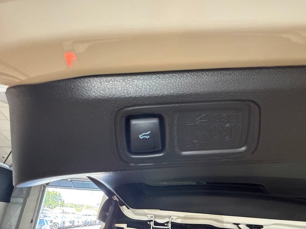 Used 2022 Ford Expedition Max Limited AWD/4WD image 18