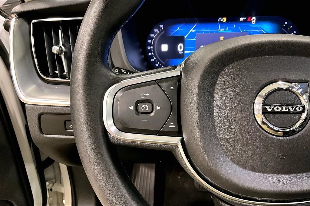 Certified 2023 Volvo XC60 B5 Core w/ Climate Package AWD/4WD image 11
