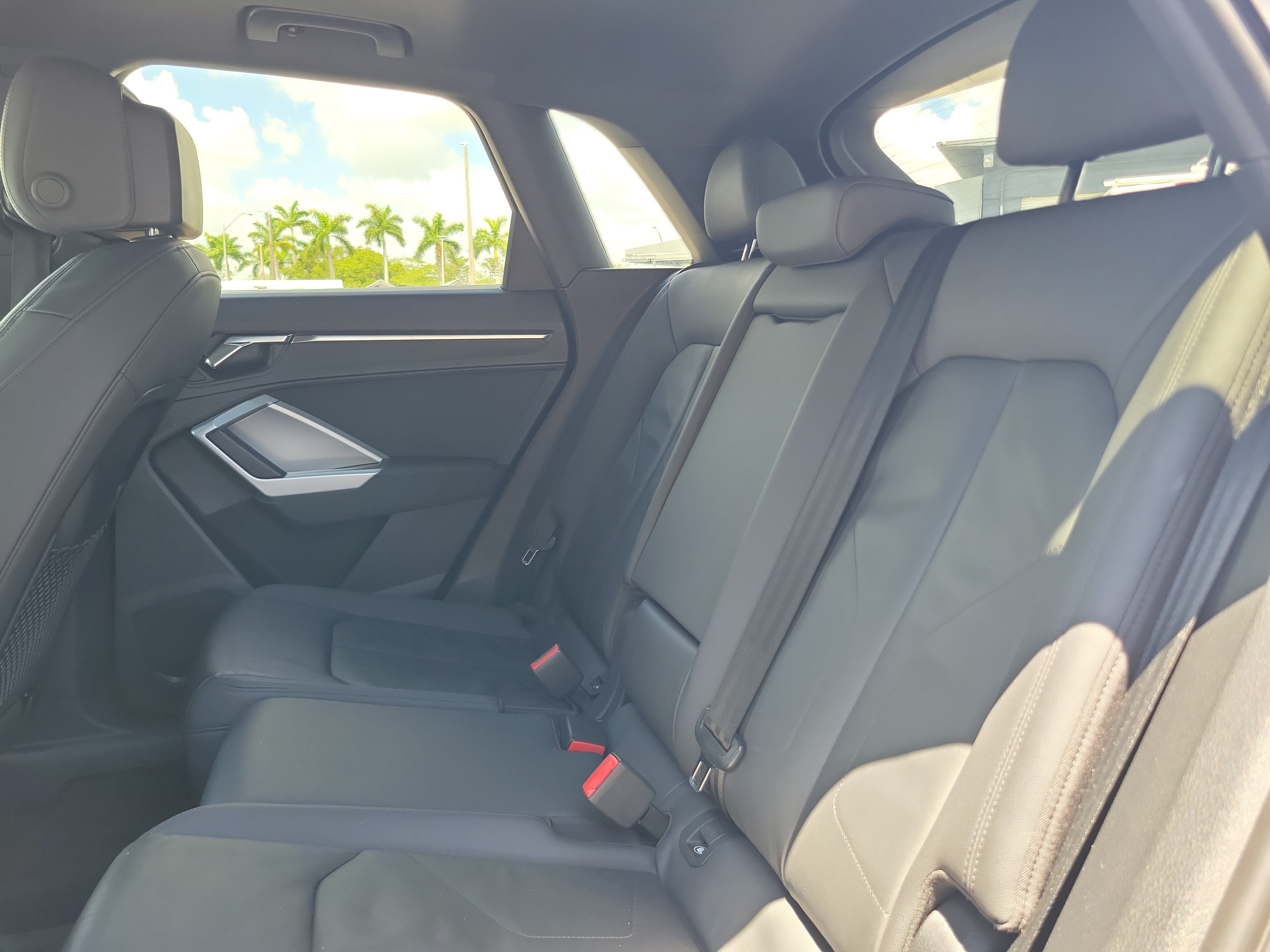 Used 2020 Audi Q3 2.0T Premium w/ Convenience Package AWD/4WD image 15
