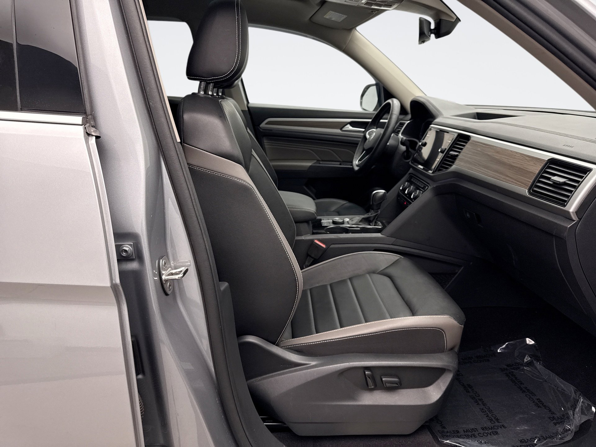 Used 2021 Volkswagen Atlas SEL Premium image 19