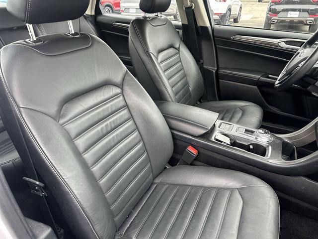 Used 2018 Ford Fusion SE w/ Fusion SE Technology Package image 21