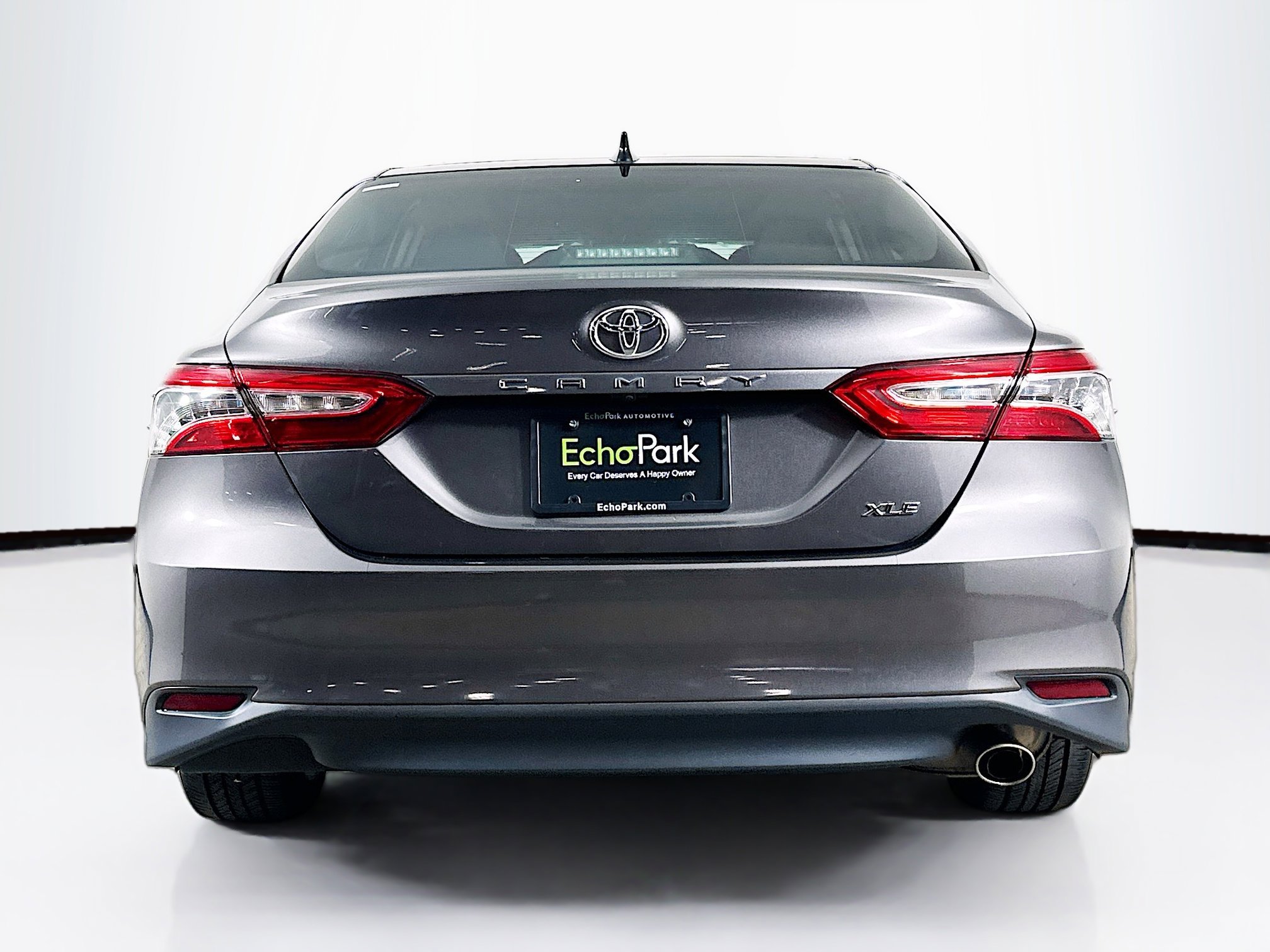 Used 2019 Toyota Camry XLE w/ Navigation Package FWD image 7