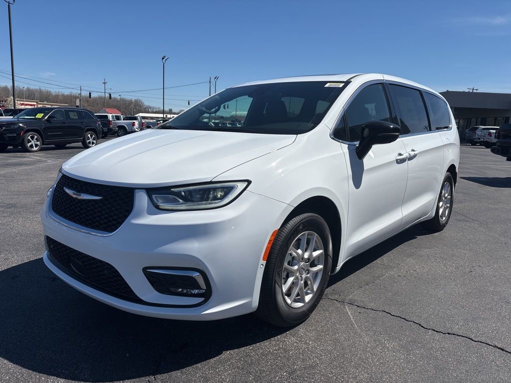 New 2025 Chrysler Pacifica Select image 9