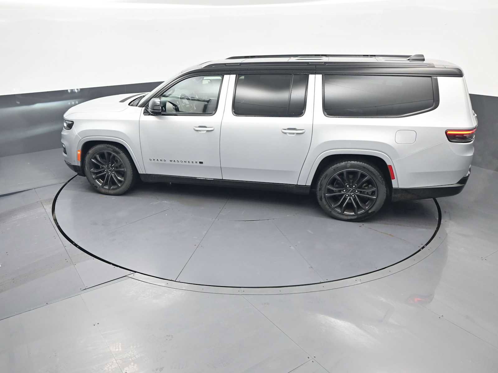 Used 2024 Jeep Grand Wagoneer L Series II w/ Quick Order Packagew 28T image 41