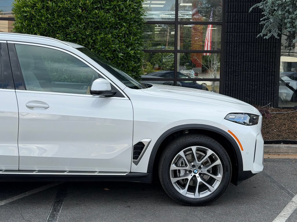 Used 2025 BMW X5 xDrive40i AWD/4WD image 23