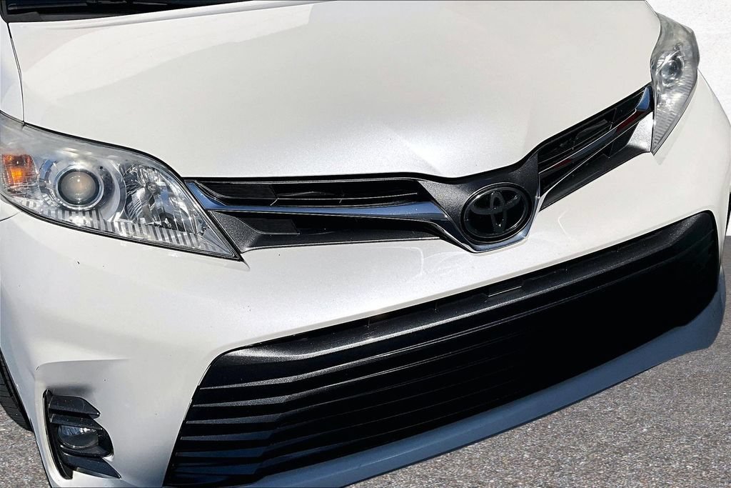 Used 2018 Toyota Sienna XLE AWD/4WD image 35