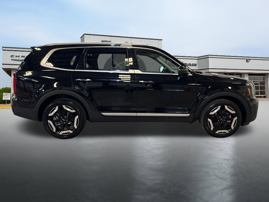 Used 2025 Kia Telluride S image 6