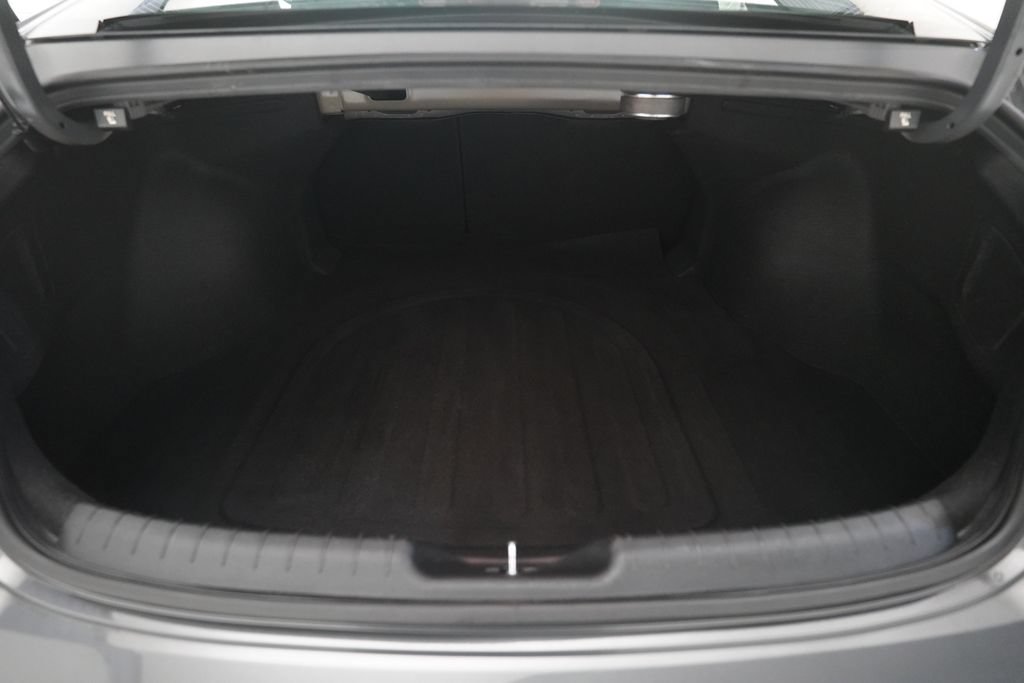 Used 2024 Hyundai Elantra Limited FWD image 10