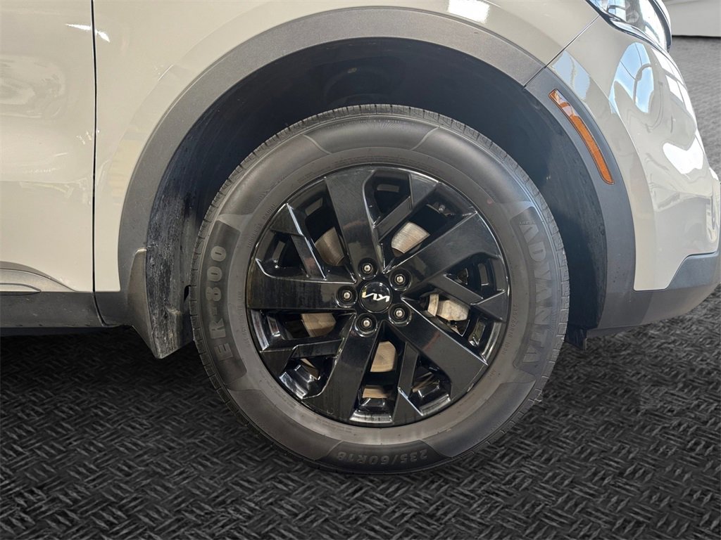 Certified 2022 Kia Sorento S w/ Panoramic Sunroof Package image 11