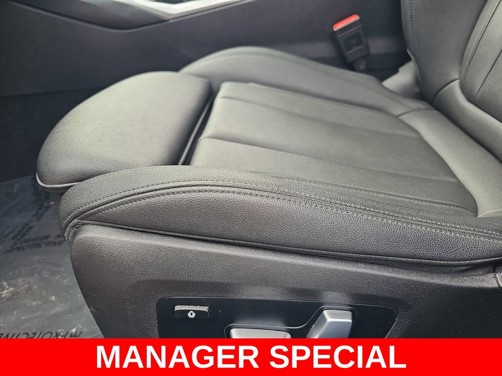 Used 2021 BMW 330i Sedan w/ Driving Assistance Package RWD image 29