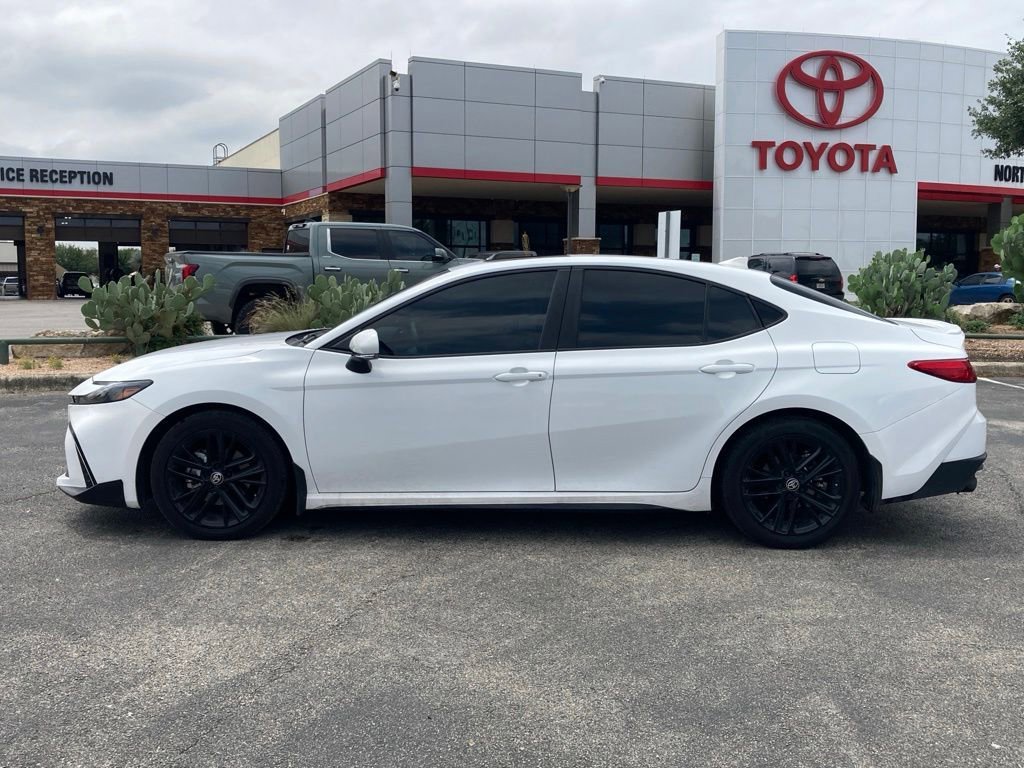 Used 2025 Toyota Camry SE w/ Convenience Package FWD image 8