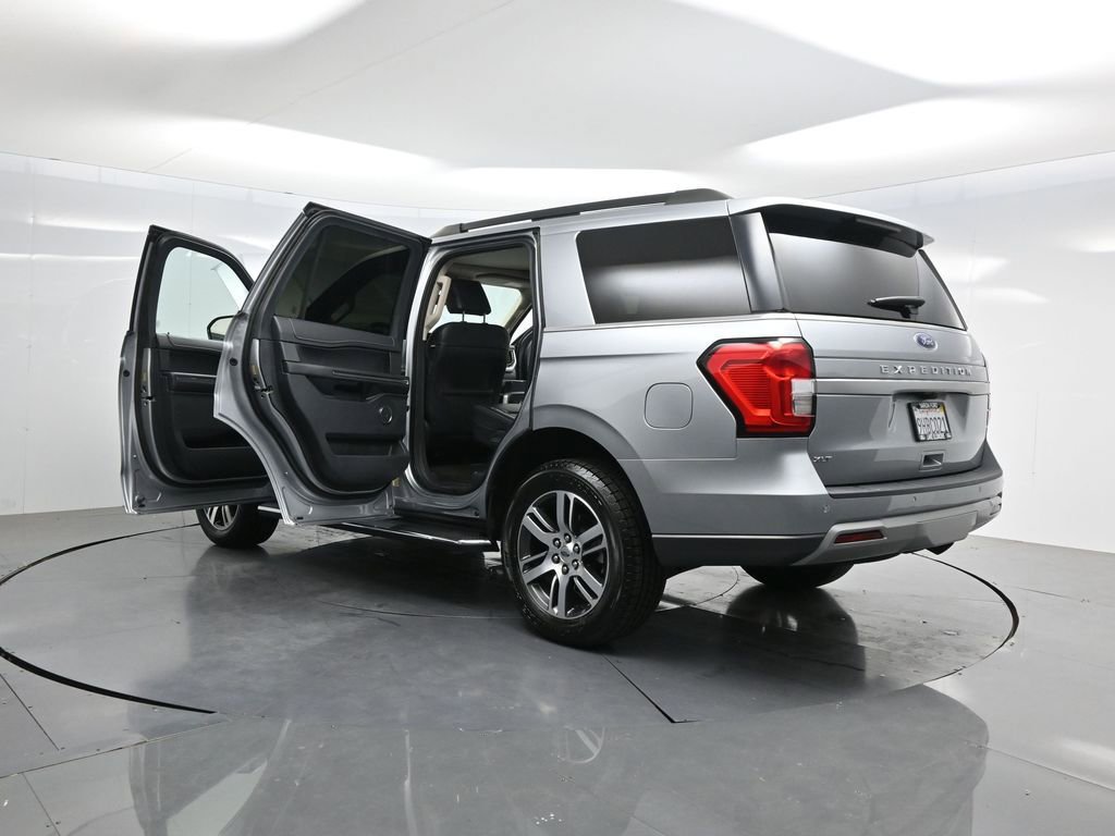 Used 2023 Ford Expedition XLT image 39