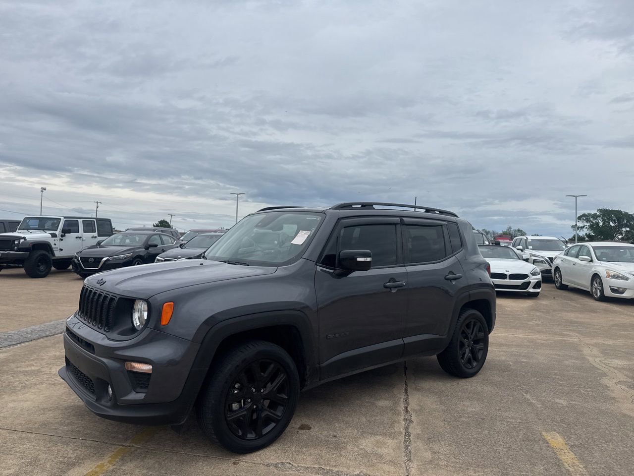 Used 2023 Jeep Renegade Altitude AWD/4WD image 8