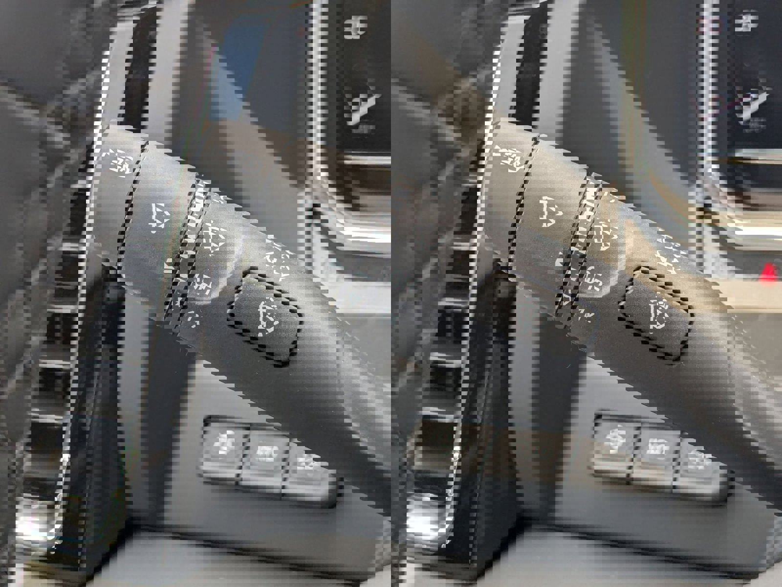 New 2025 GMC Sierra 2500 Denali w/ Denali Reserve Package image 15