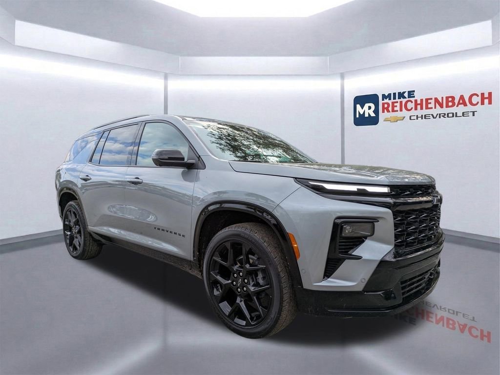 Used 2024 Chevrolet Traverse RS w/ LPO, Floor Liner Package image 2