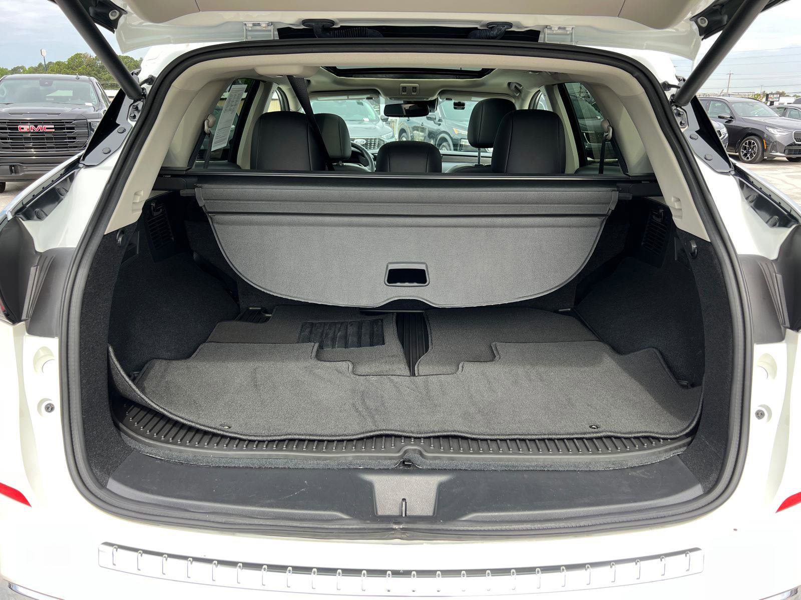 Used 2023 Nissan Murano Platinum w/ Cargo Package FWD image 18