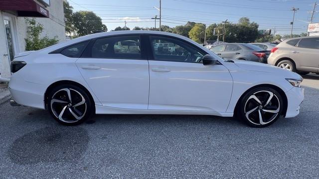 Used 2018 Honda Accord Sport image 8