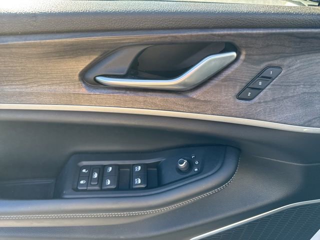 Used 2022 Jeep Grand Cherokee Limited 4xe image 24