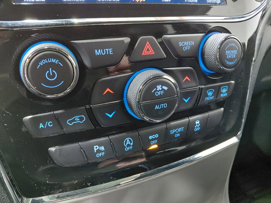 Certified 2021 Jeep Grand Cherokee Laredo X AWD/4WD image 32