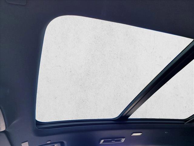 Used 2024 Chevrolet Traverse RS image 12