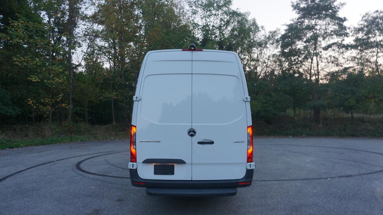 Used 2023 Mercedes-Benz Sprinter 2500 image 4