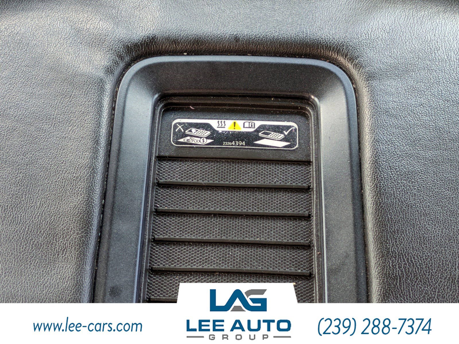 Used 2015 Chevrolet Suburban LTZ RWD image 17