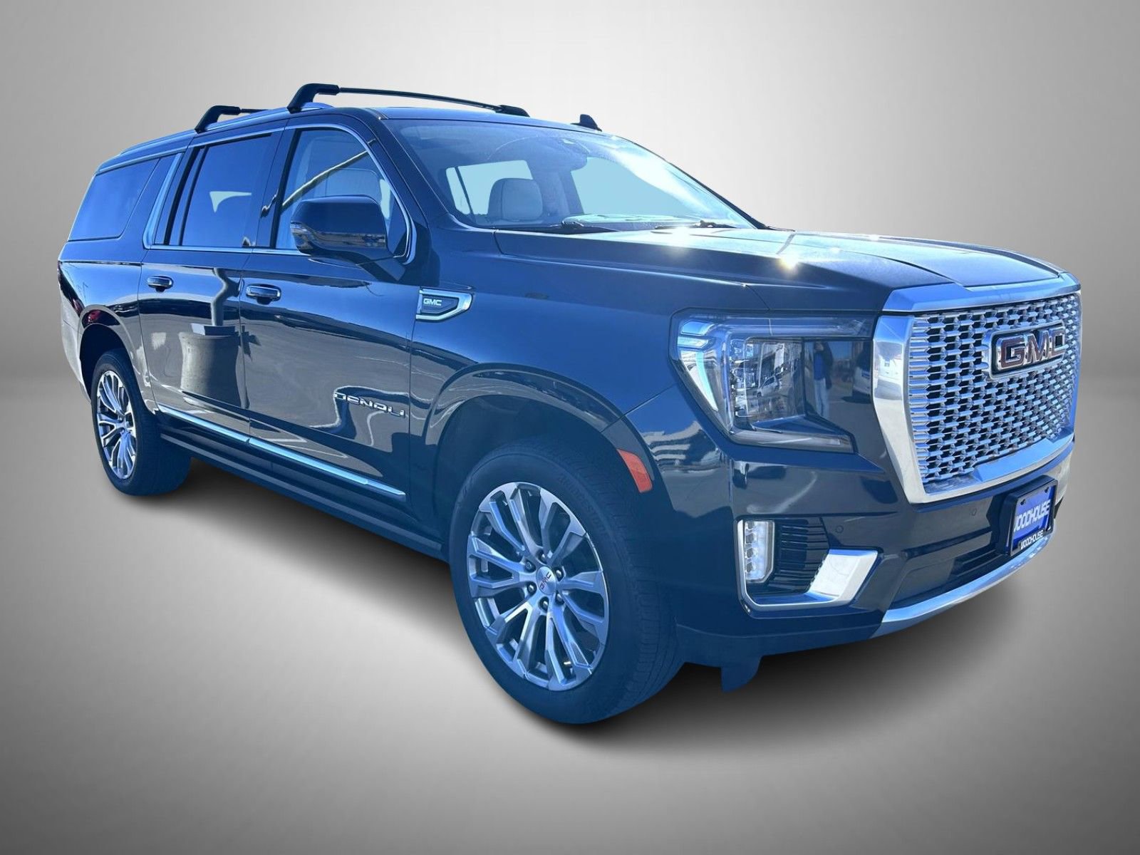 Used 2022 GMC Yukon XL Denali image 3