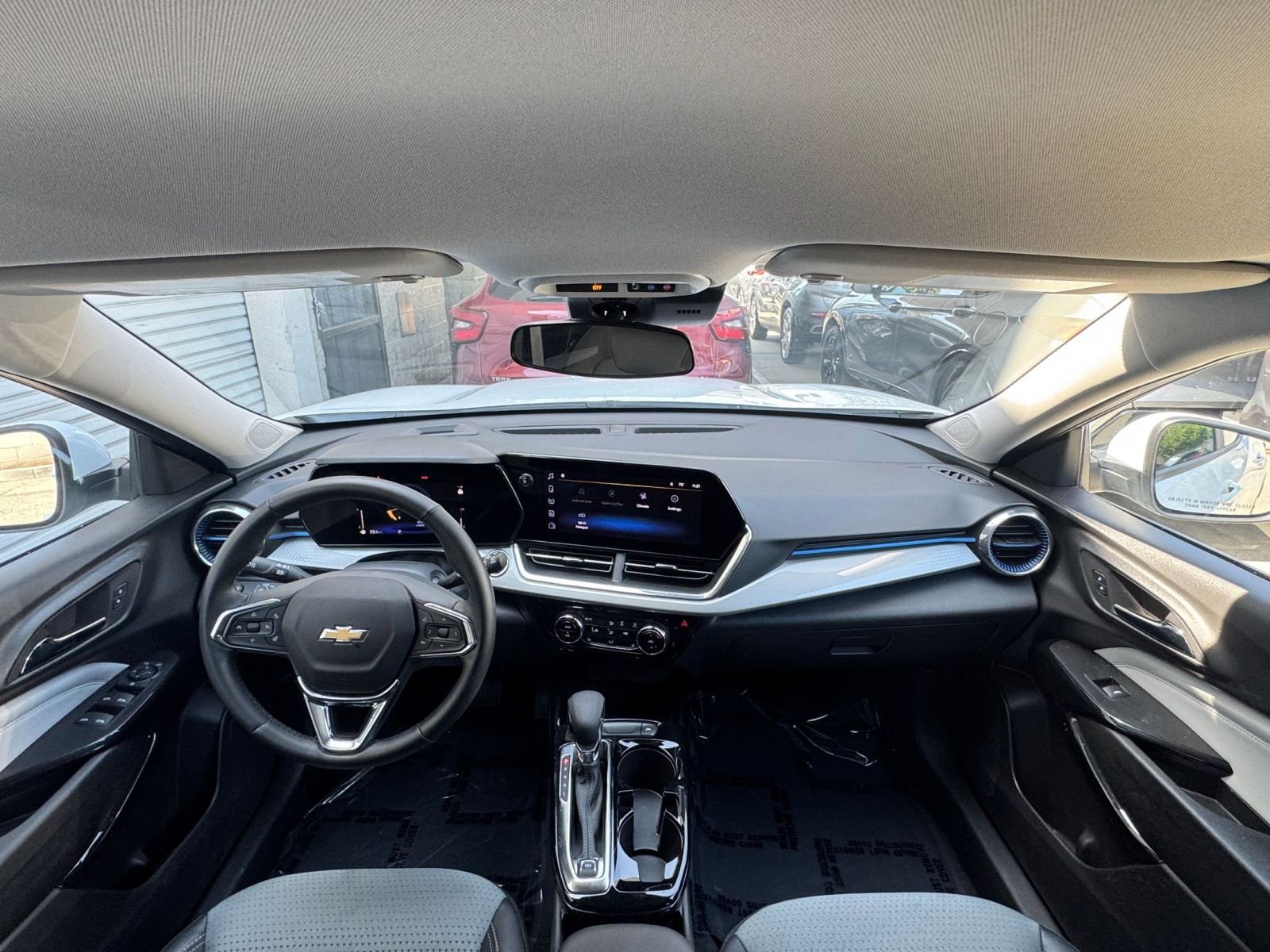 Used 2025 Chevrolet Trax LT w/ LT Convenience Package image 33