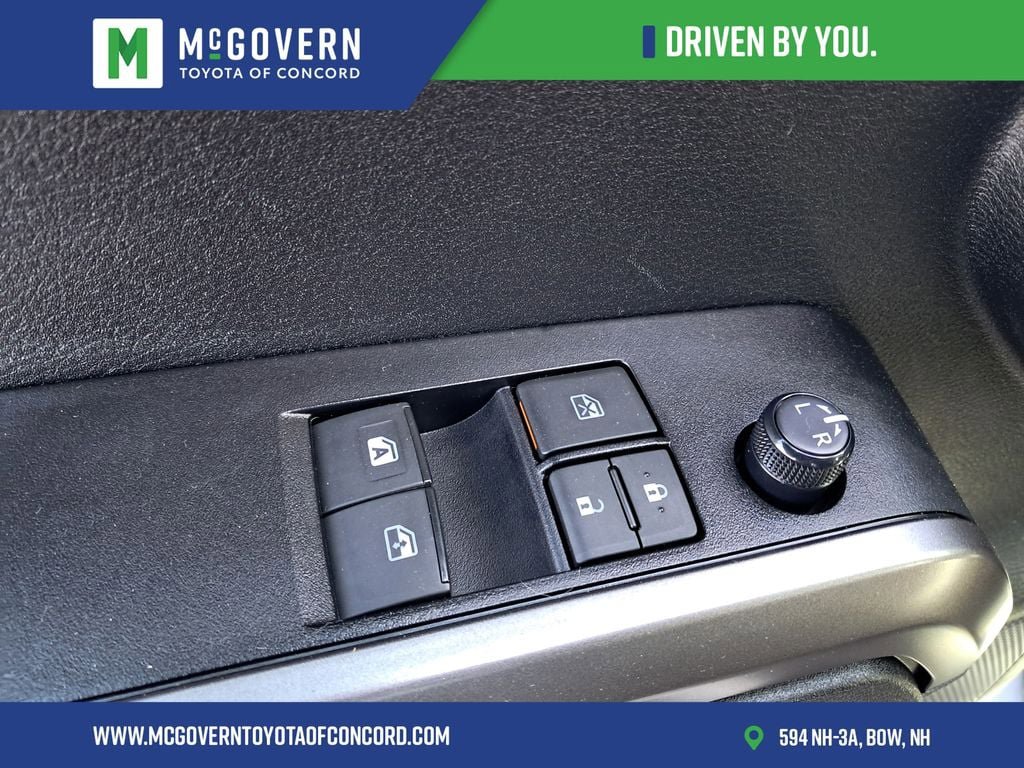 Used 2023 Toyota Tacoma SR5 RWD image 12