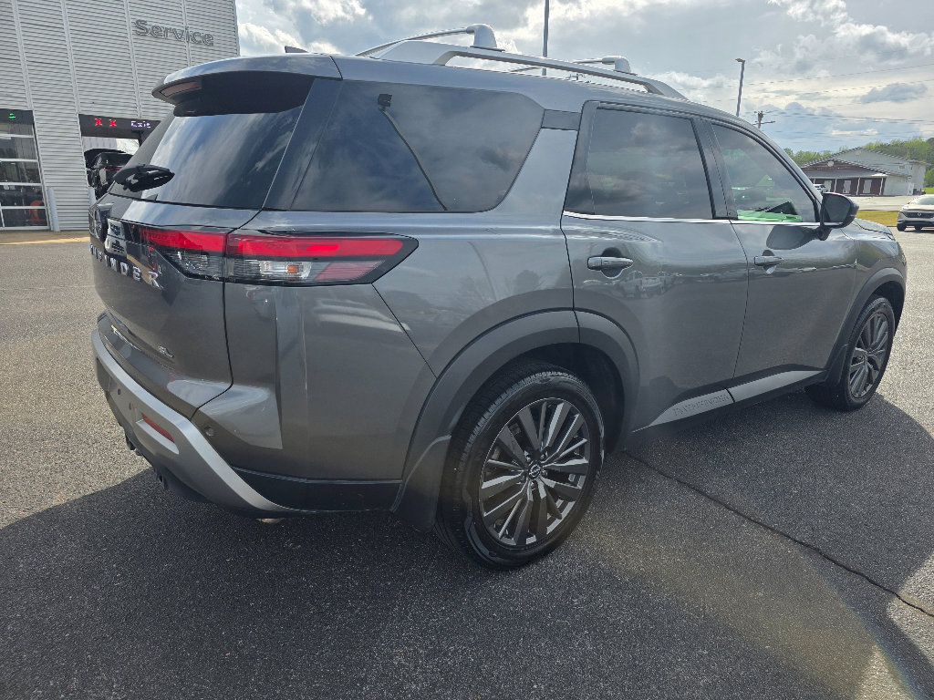 Used 2022 Nissan Pathfinder SL w/ SL Premium Package image 3