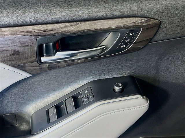 Used 2020 Toyota Highlander Limited Platinum image 11