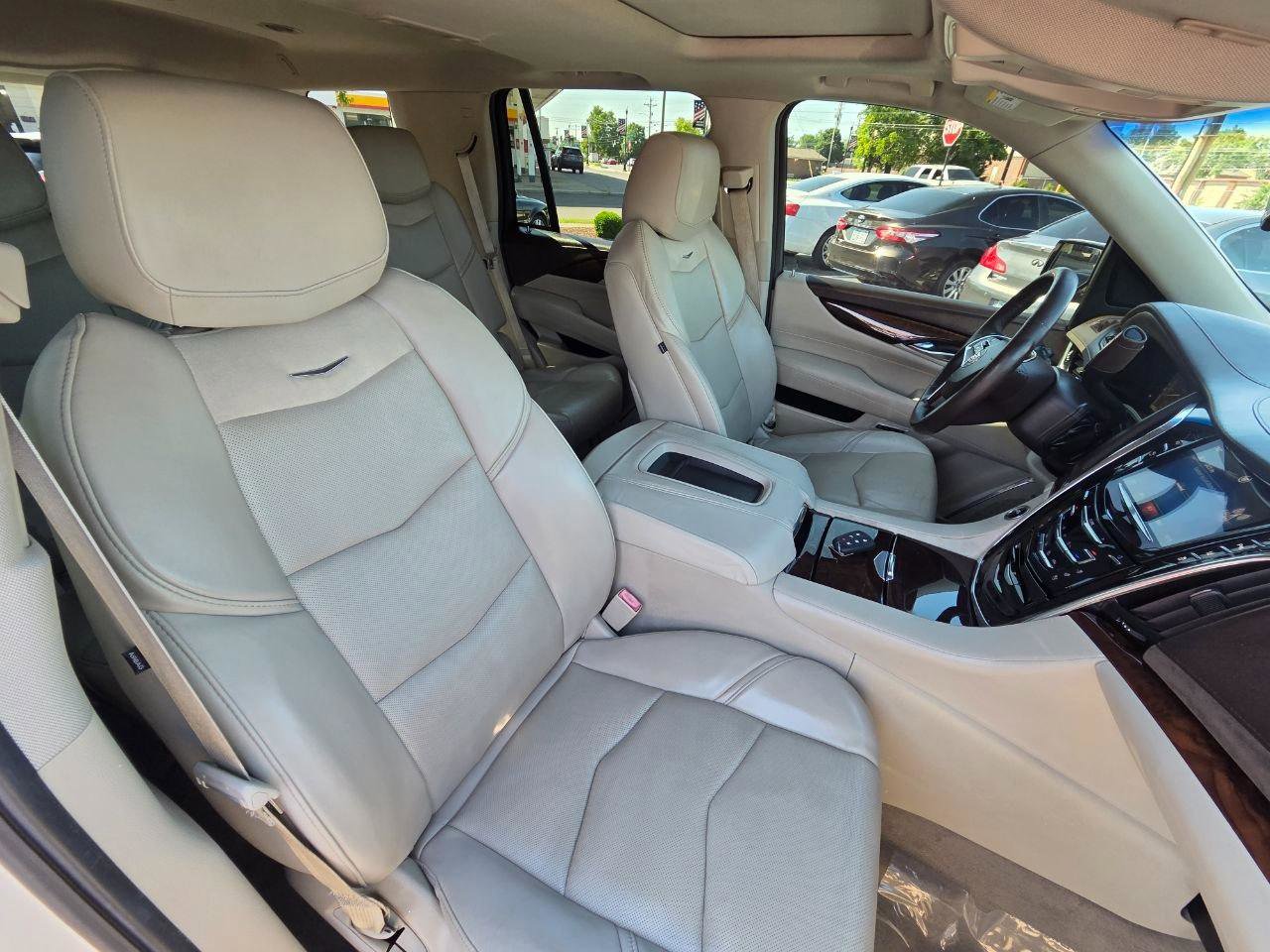 Used 2015 Cadillac Escalade Luxury RWD image 20