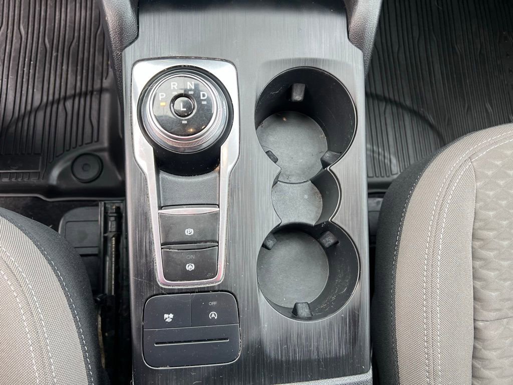 Used 2020 Ford Escape SE image 25