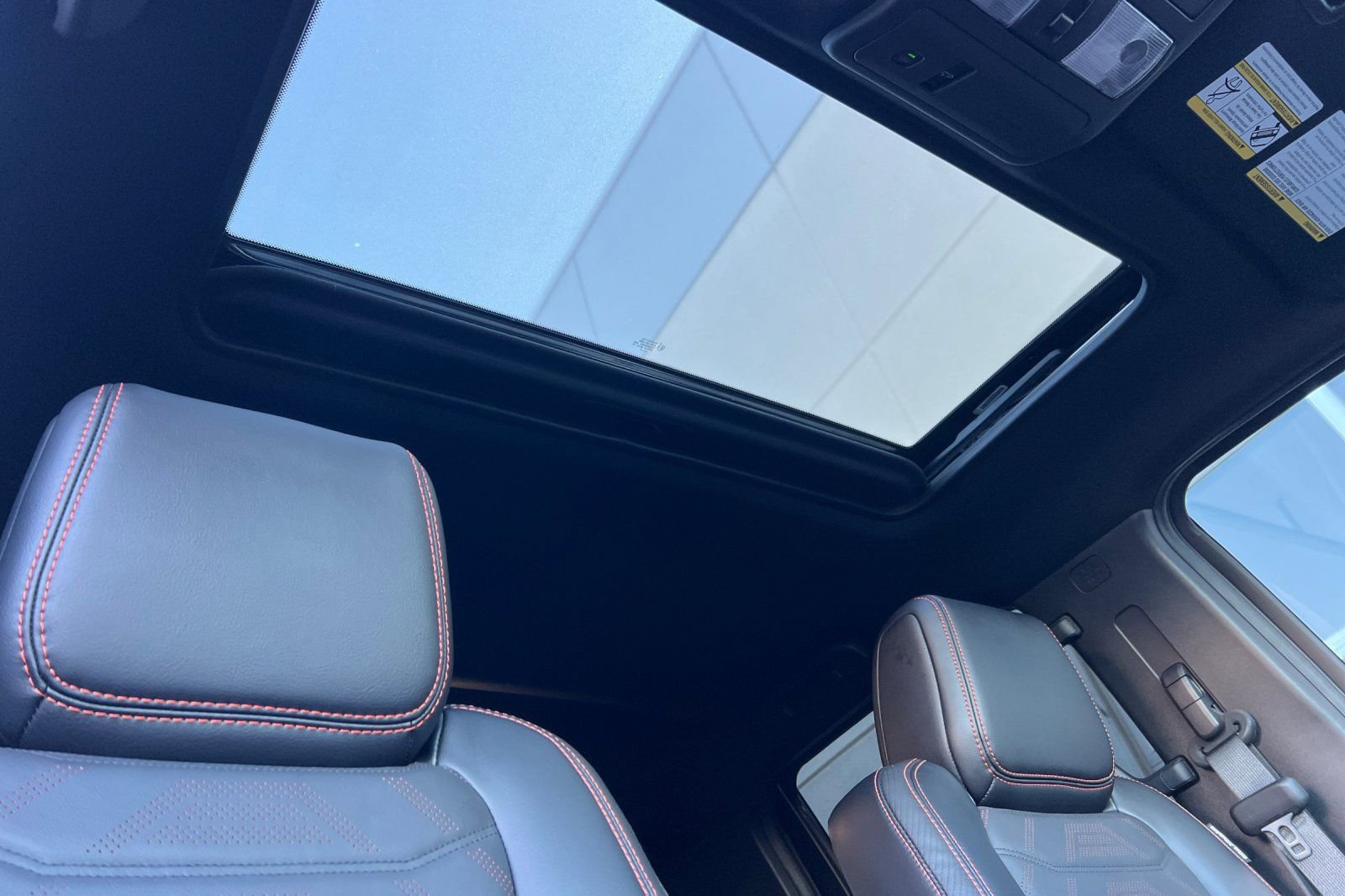 Used 2025 Nissan Frontier PRO-4X w/ Pro Premium Package image 16