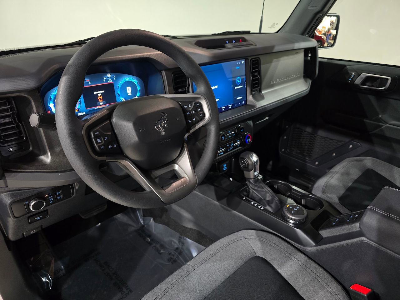 New 2025 Ford Bronco Base image 15