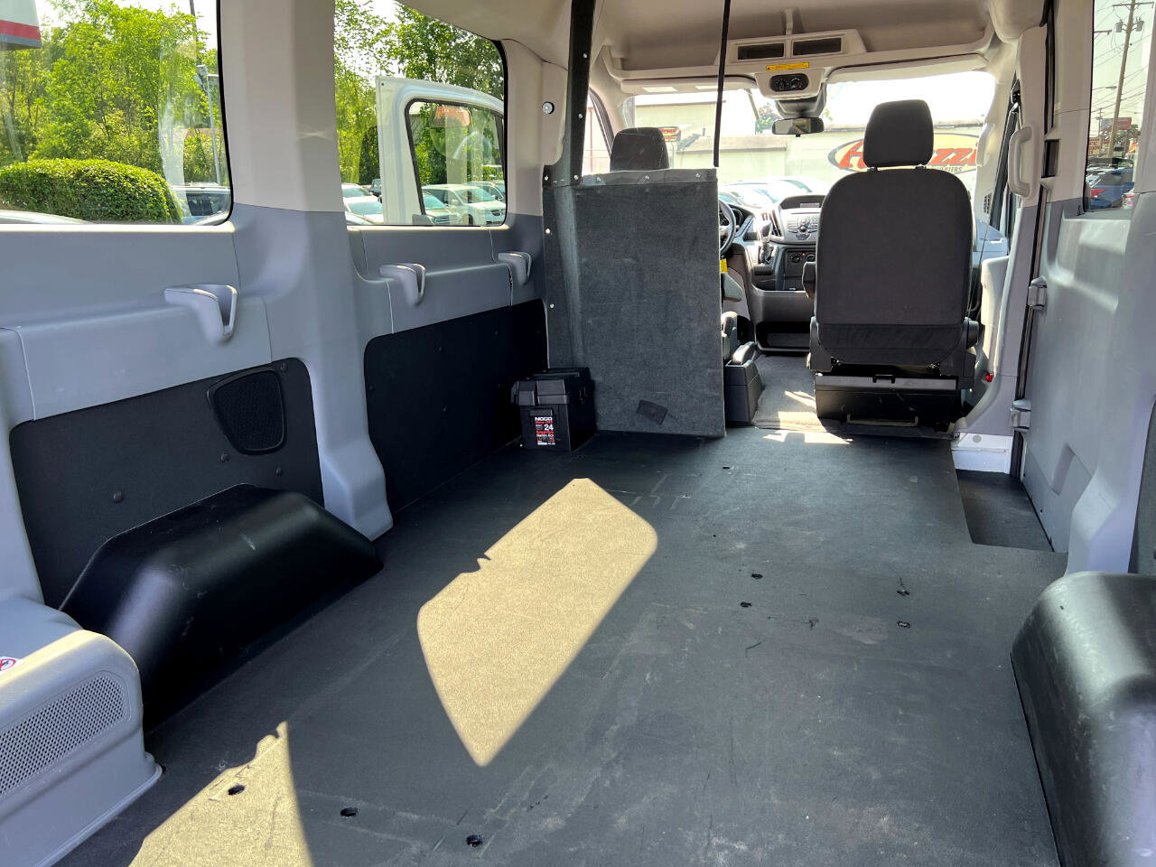 Used 2016 Ford Transit 150 XLT image 23