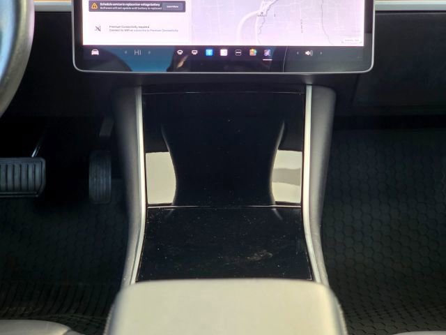 Used 2019 Tesla Model 3 Standard Range Plus image 18